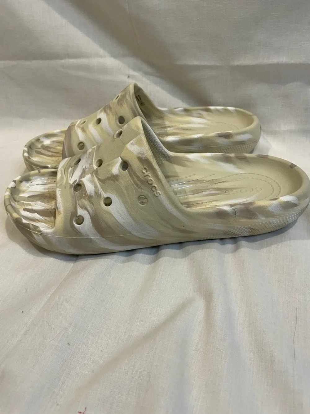 CROCS comfortable slip